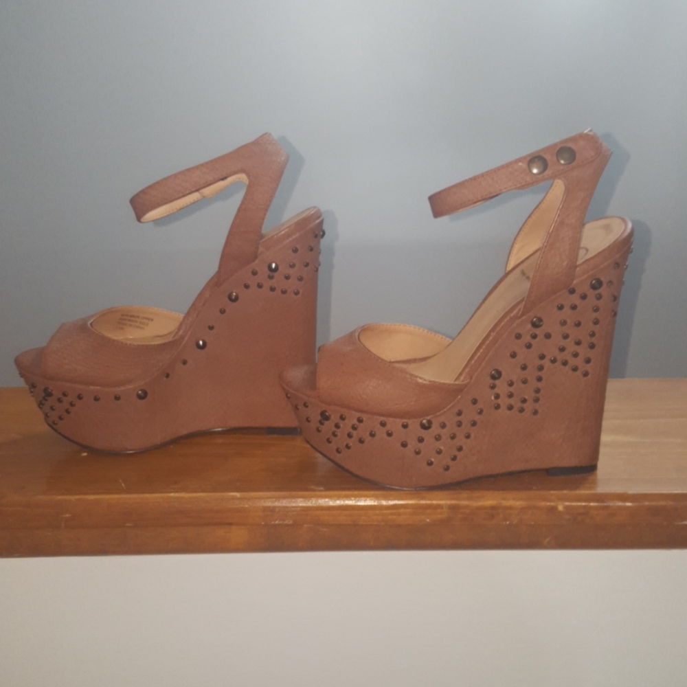 Wedges - Picture 2 of 5